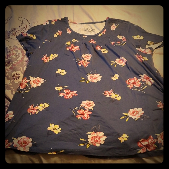 torrid Tops - Torrid Size 1 Navy Floral Print Soft Knit Tee
